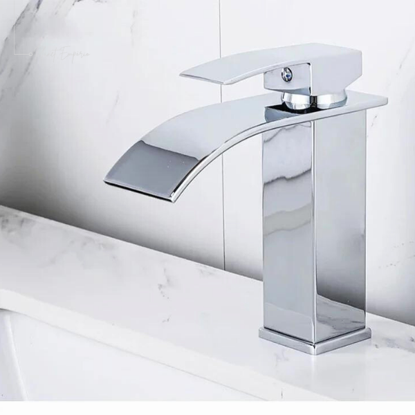 Modern Berlin bathroom tap - Plaemp