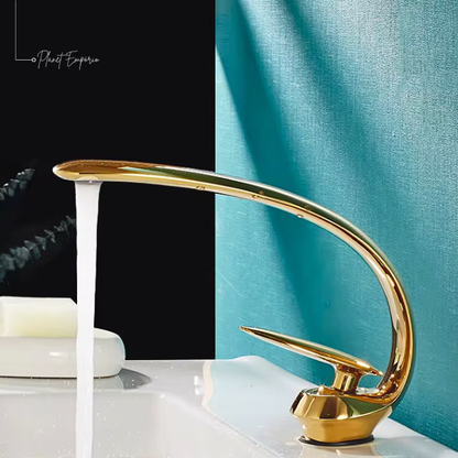 Futuristic Noir Bathroom Tap - Plaemp