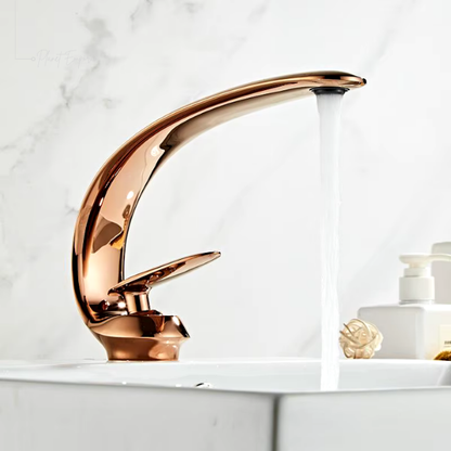 Futuristic Noir Bathroom Tap - Plaemp