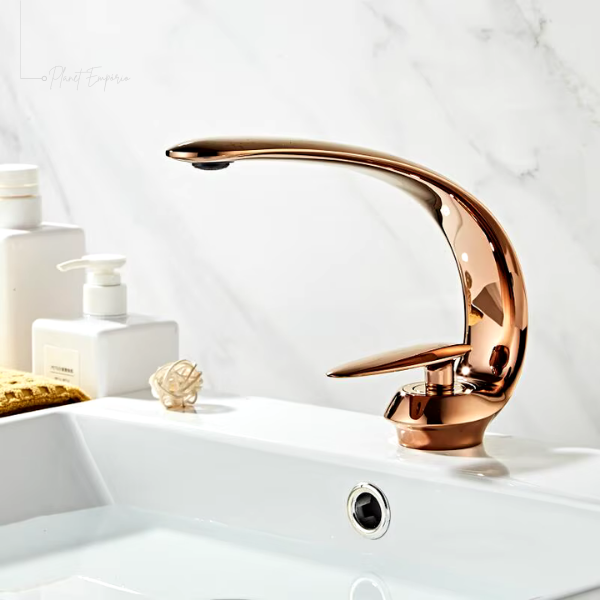 Futuristic Noir Bathroom Tap - Plaemp