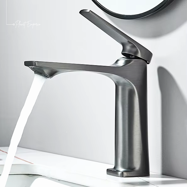 Copenhagen Ergonomic Bathroom Tap - Plaemp