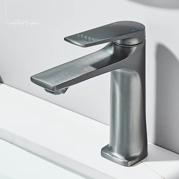 Copenhagen Ergonomic Bathroom Tap - Plaemp